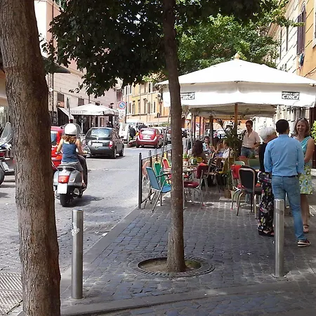 Liv'in Trastevere